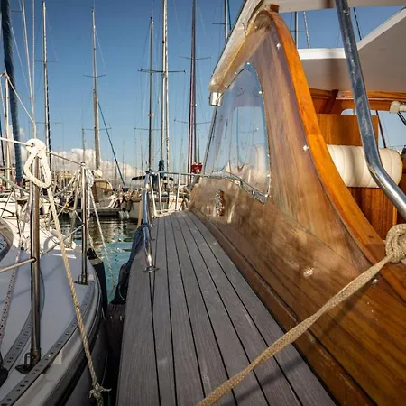 Bed & Boat Bateau-hôtel *